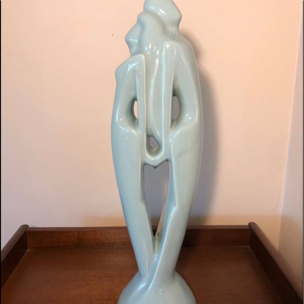 Haeger Lovers sculpture